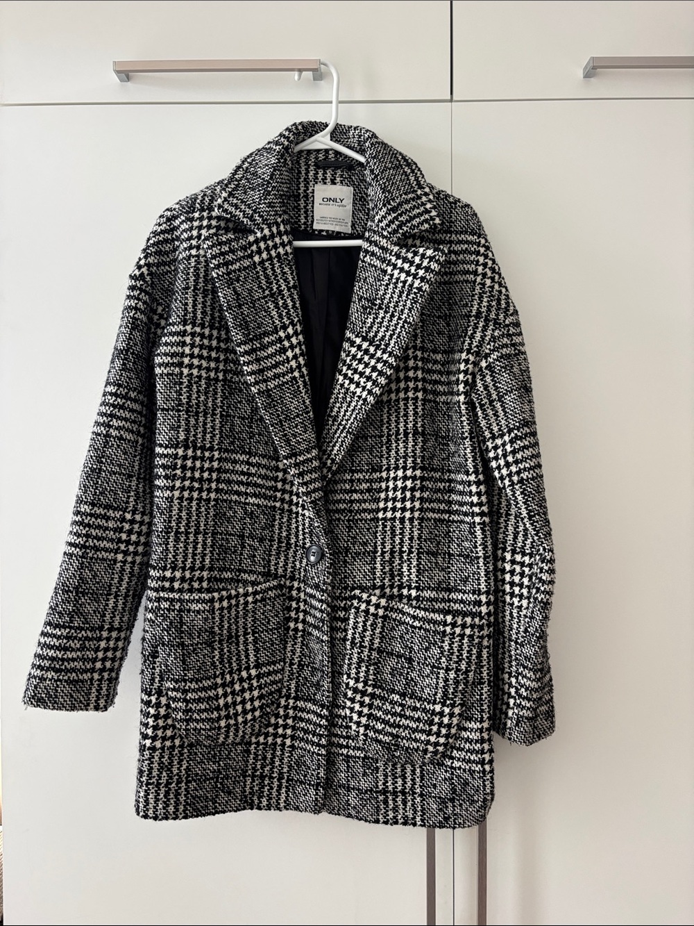 Vero Moda Black and White Plaid Blazer Coat